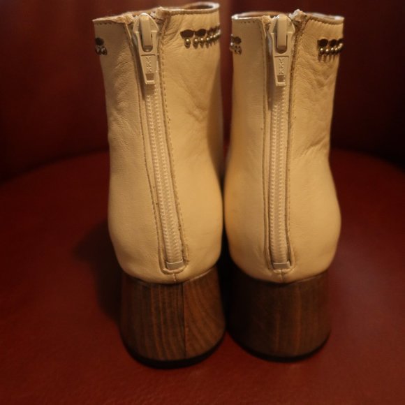 $645 Calleen Cordero Boots off-white/cream leather w brass and nickel studs 7 - Picture 4 of 16